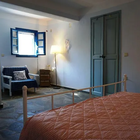 Apartment La Petite Chapelle House *