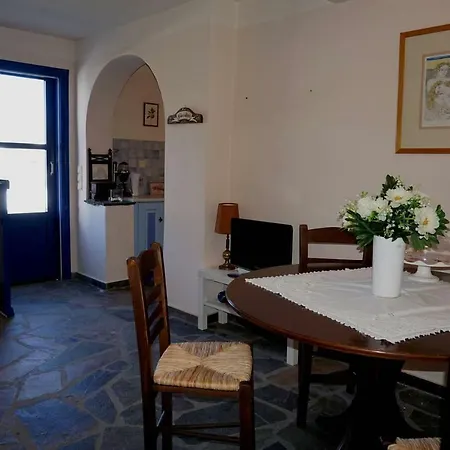 La Petite Chapelle House * Dio Choria
